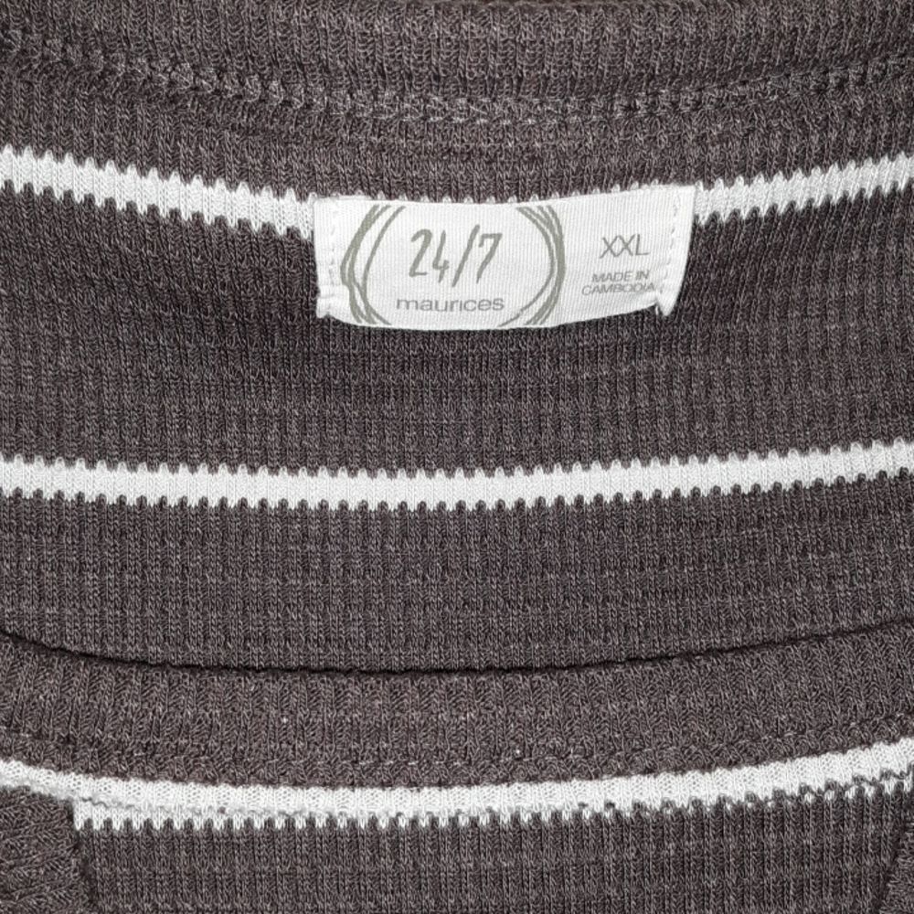 Extra extra large v-neck top - Picture 2 of 8